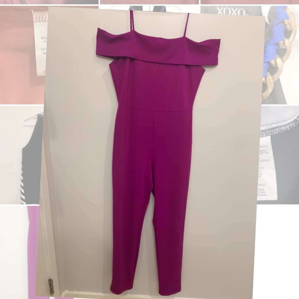 Woman’s Sleeveless Romper Size (L)